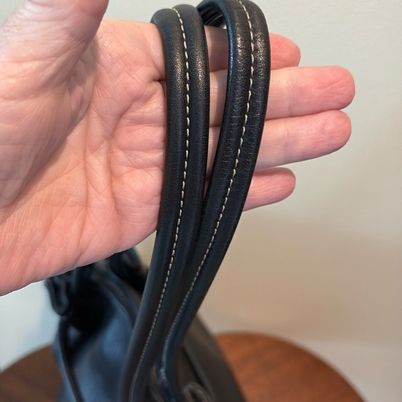 Fossil Thick black leather shoulder bag bucket bag Hobo bag excellent cond - Picture 8 of 17